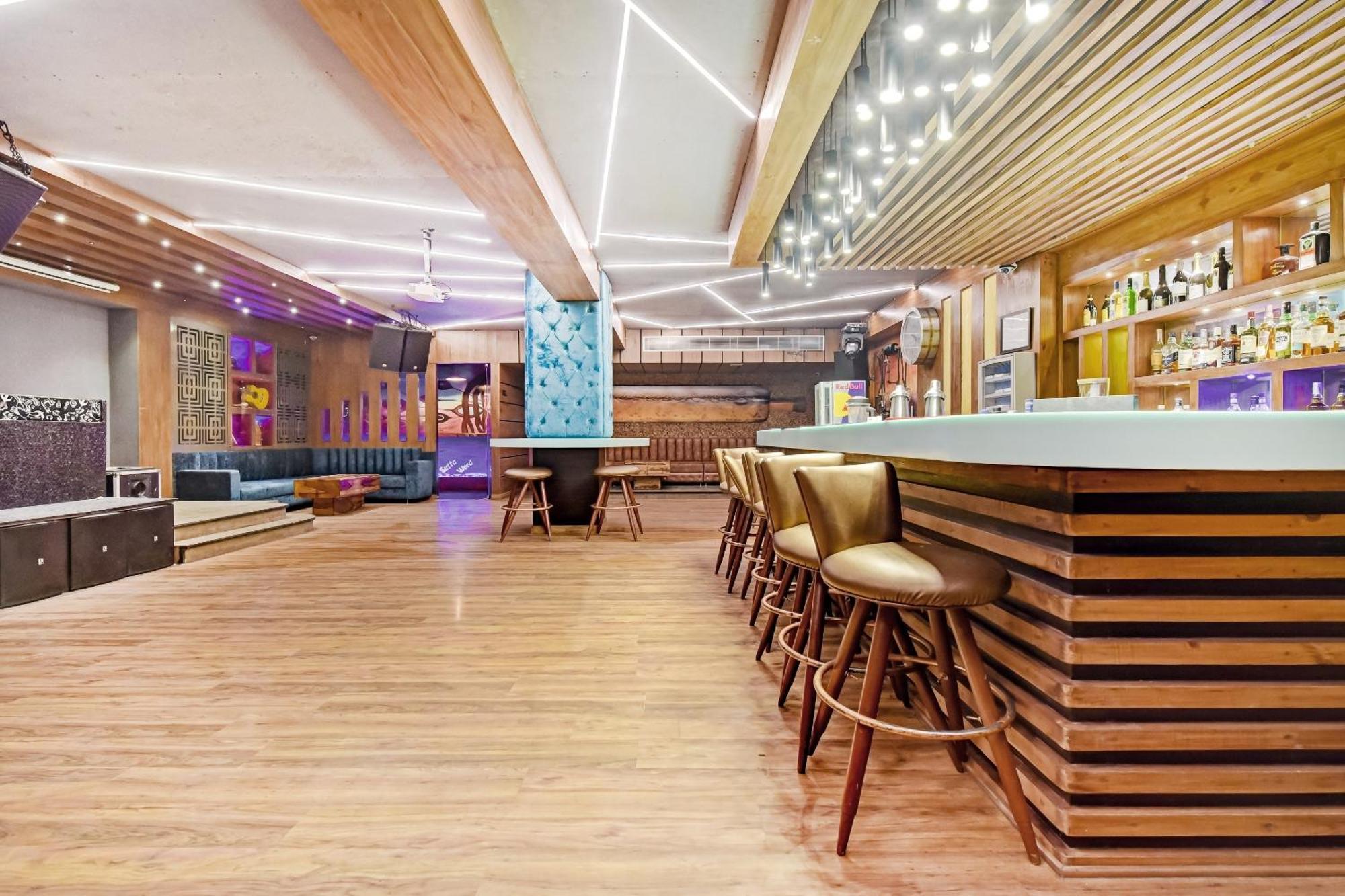 Collection O Hotel Four Boutique Kukas Exterior foto